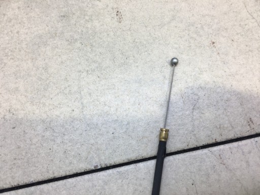 Dämpfer Klappen des Kraftstoffsbehälters AUDI A6 C6 3B0959782A