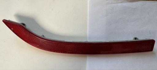OPEL INSIGNIA A KOMBI 11r. -> ODBLASK der Stoßstange heck rechts 13277882