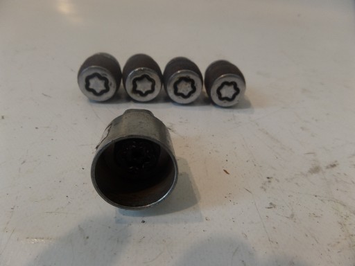 HONDA INSIGHT 09-КРЕПЕЖНЫЕ ВИНТЫ