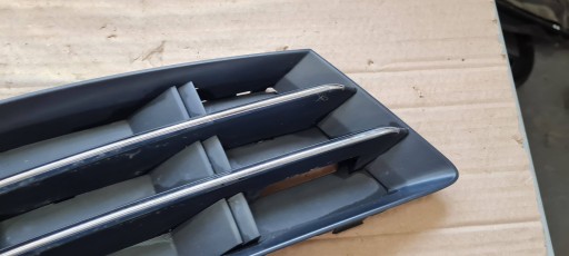 A4 B9 8W grid of a bumper right right front 8W0807682R