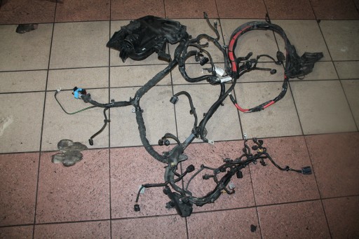 VOLVO V40, V40CC жгут проводов установка 31453115-003