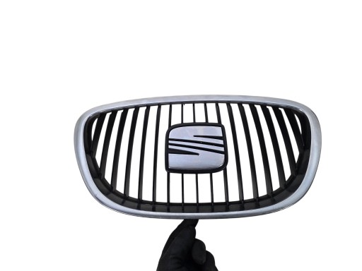 SEAT LEON 2 II 2010 grille complete CHROM original. 5P0853654