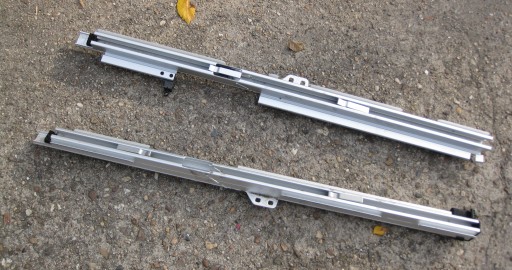 VOLVO V70 2.0 D 09R PROWADNICA rails boot KOMPLET 31292555
