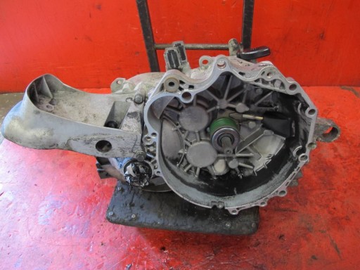 VOLVO V70 II 2 2.5 TDI D5252T S80 1 CAMBIO manuale P9482049