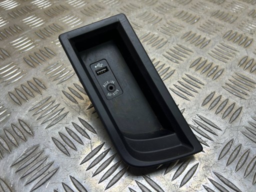 Adapter, Stecker / Zlacze USB / AUX BMW 1 F20 F21 2013 9207358