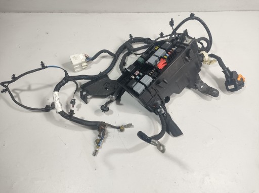 Volvo xc40 2.0 b-h 20r блок запобіжників 31473880