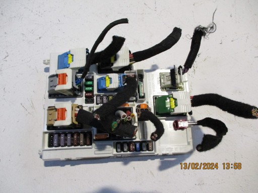 Блок предохранителей peugeot 308 iii t10 9851622580