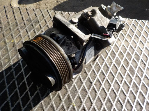 NISSAN QASHQAI J10 2.0 B compressor pump of the air conditioning 926001DB3A