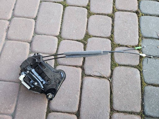 lock door front przednich of left Toyota Highlander XU70 A8