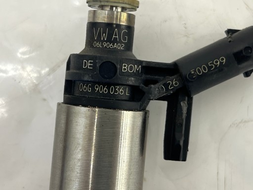 injector AUDI A5 8W A4 B9 2.0 TFSI 06G906036L SPRAWNY