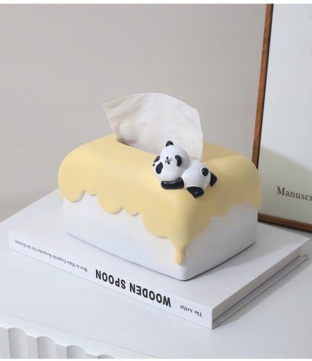 Коробка з кремовими серветками. Кролик панда