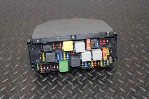 Module fusibles Boîte MERCEDES E-KLASA W212 LIFT A2129009025