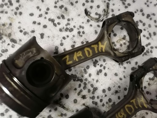 piston connecting rod OPEL ASTRA VECTRA ZAFIRA Z19DTH 1.9
