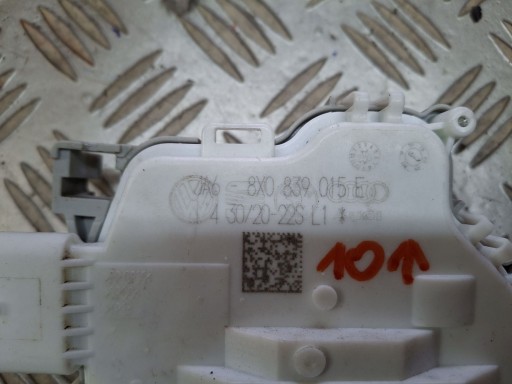 lock door left rear part AUDI A1 A4 8X0839015E