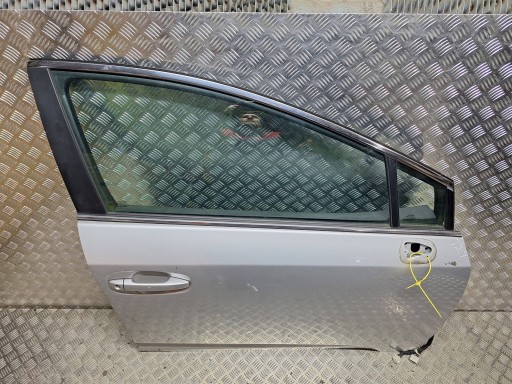 door right front TOYOTA AVENSIS T27 09-18 complete
