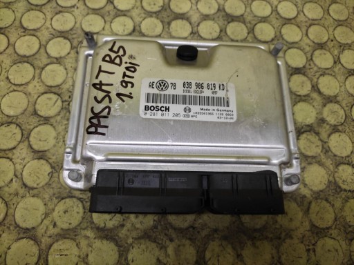 VW PASSAT B5 1.9 TDI Unité de contrôle Moteur 0281011205