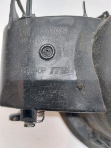 Tankklappe des Kraftstoffsbehälters +DECKEL OPEL MOKKA X 95147032