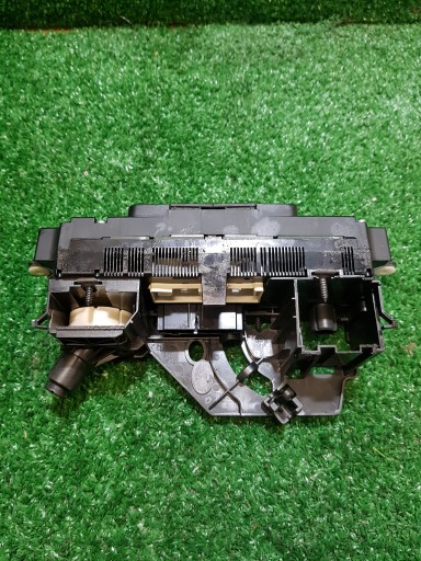 control panel air conditioning devices VOLKSWAGEN GOLF 5