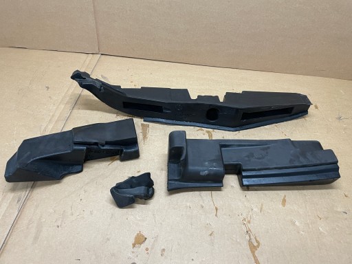 ALFA ROMEO STELVIO ГЛУШНИК ПРАВОГО КРИЛА В ЗБОРІ