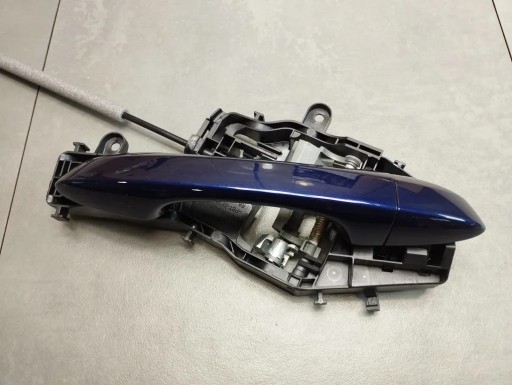 510837812M - VW Touran III 5T передняя правая ручка LC5B