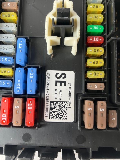 module compartment of fuses TESLA MODEL S 1094409-00