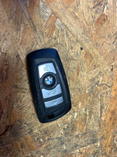 GREGTHR54654654 - BMW F10 F30 брелок оригинал в сборе EU