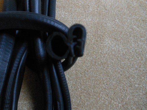 4473 - УЩІЛЬНЕННЯ ДВЕРІ РАМИ ПОРОЖНИНИ FSO FIAT 125P KPL 4ШТ