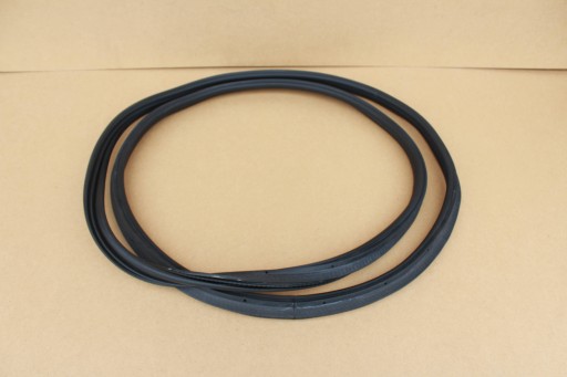 L1T2-78404A06-B - FORD PUMA ПРОКЛАДКА ВЫРЕЗ ЗАДНЕЙ ДВЕРИ