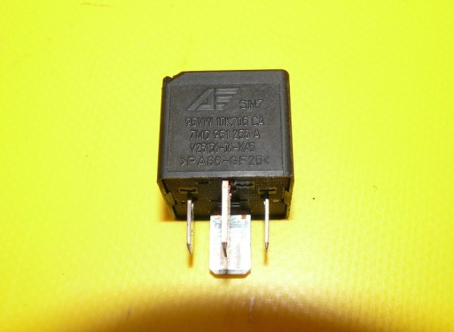Relè 100 VW BORA e 2.3 AGZ 7M0951253A
