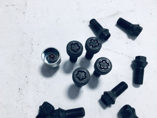 Кріпильні болти для злодіїв BMW 1 F40