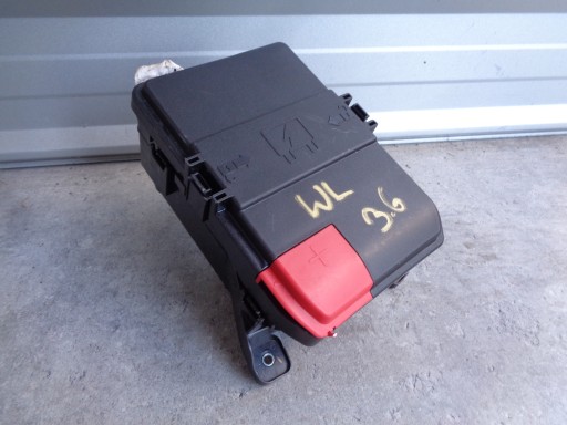 Блок запобіжників jeep grand cherokee wl