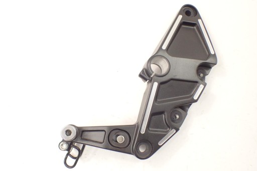 136071-1111 - Honda CB 1000 R SC80 2021 - крепление подставки для ног