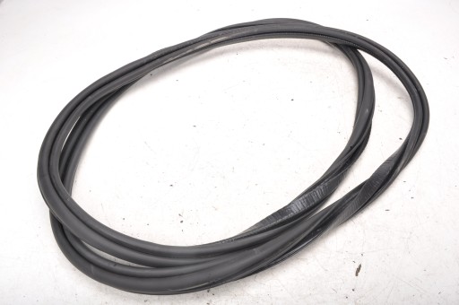 VOLVO XC40 II УПЛОТНИТЕЛЬ ДВЕРИ ПРАВЫЙ ЗАДНИЙ 32237340