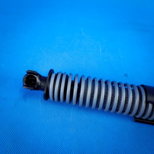 ammortiseur ressort arrière du capot gauche BMW 5 G30 51247366403 7366403 25km
