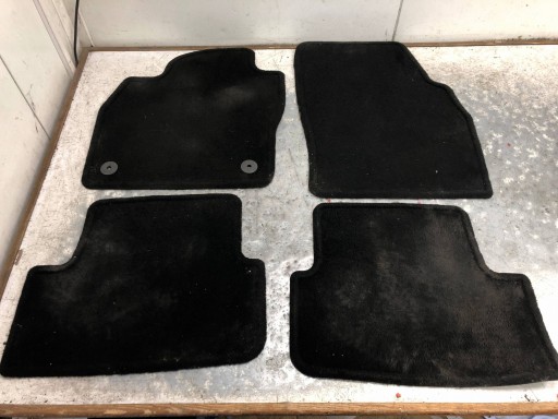 Fußmatten WELUR KOMPLET SEAT IBIZA V 6F1061675A