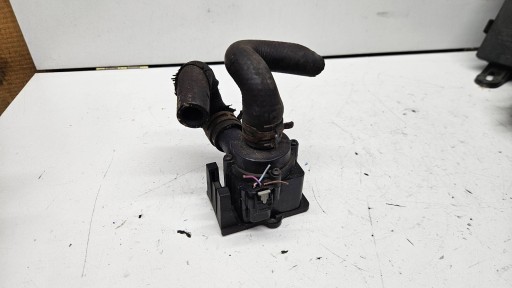 Audi A4 B8 8K A5 8T Q5 8R 2.0 TDI dodatna vodena pumpa 8k0965561a