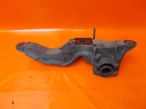 21196826 21196819 - Крепление подушки лапы volvo fh4 dolphin