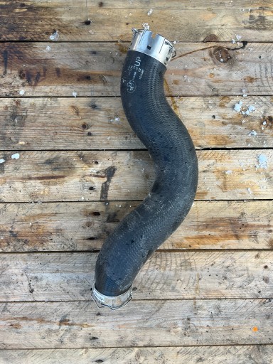 BMW G20 G21 шланг интеркулера 8572856