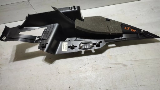 Volvo V40 II 2018r left side side boot