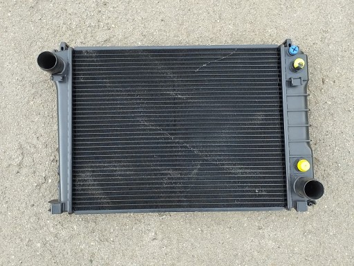 Охладитель воды bmw e30 1178103.9 11781039 1178103