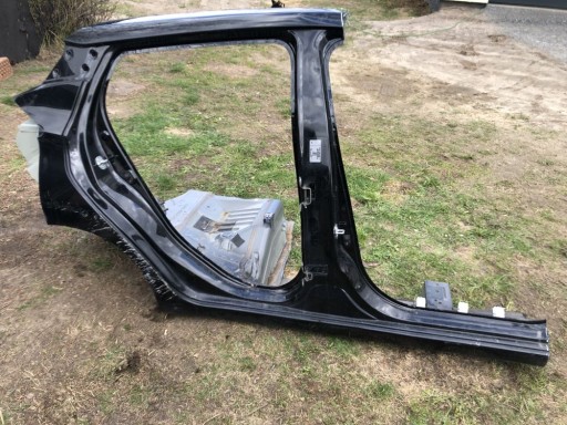 NISSAN MICRA V K14 правый порог 2018