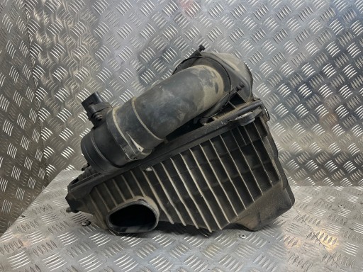 air filter housing VOLKSWAGEN TOUAREG 7L0128607
