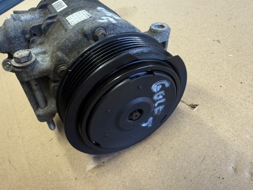 SEAT AUDI VW GOLF V HB compressor of the air conditioning 1K0820859N