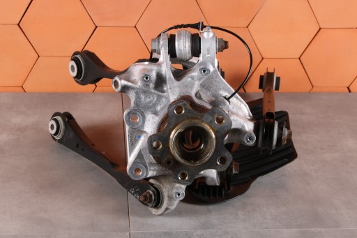 BMW X4 G02 X4 G02 LCI swing of the arm of the pivot left rear part left rear 6879749