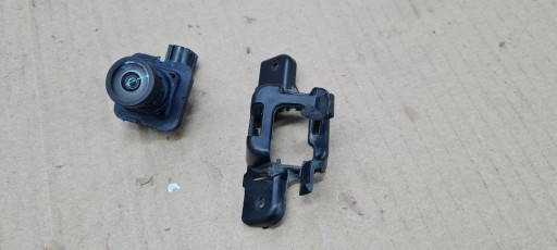 Chrysler pacifica 2022 камера заднего вида крышка багажника 68227397ah