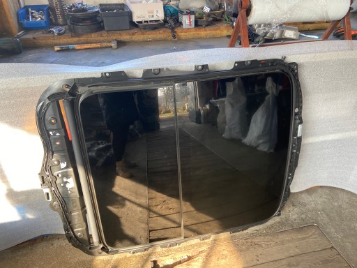 4M8 - ПАНОРАМНИЙ ЛЮК AUDI Q8