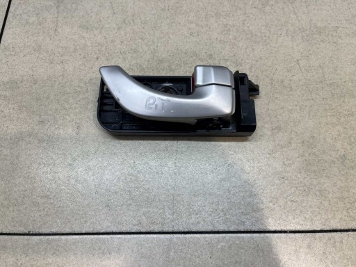 handle inner right rear part HYUNDAI SONATA IV V6 3.3 83623