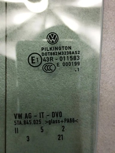 VW Touran III 5T window left rear part 5TA845025 2021