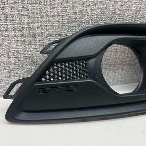 OPEL ASTRA J GTC okvir maglenke desna 13264573
