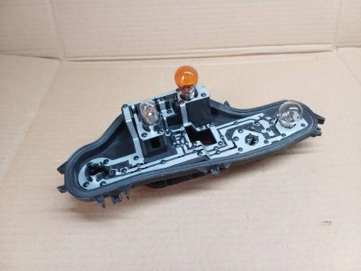 1sl945258 вставка заднего правого фонаря seat mii